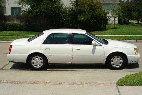 Immaculate condition 2002 cadillac deville sedan low miles