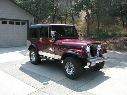 Cj 7 -  low miles - lots of bling