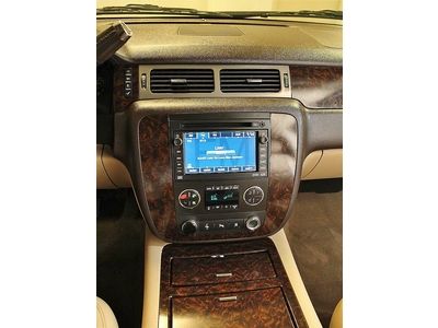 Leather Roof Rack 3rd Row MP3 SIRIUS XM DVD OnStar Camera Sunroof Navigation, image 23