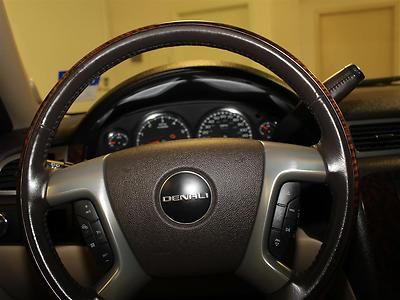 Leather Roof Rack 3rd Row MP3 SIRIUS XM DVD OnStar Camera Sunroof Navigation, image 25