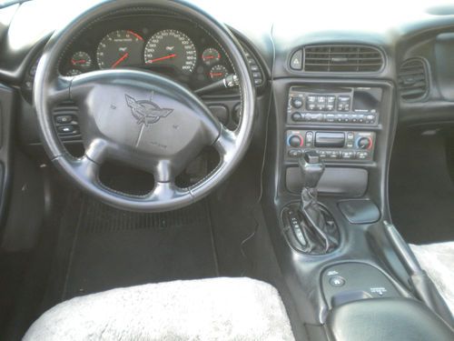 2003 corvette convertible silver 50th anniversary edition, image 11