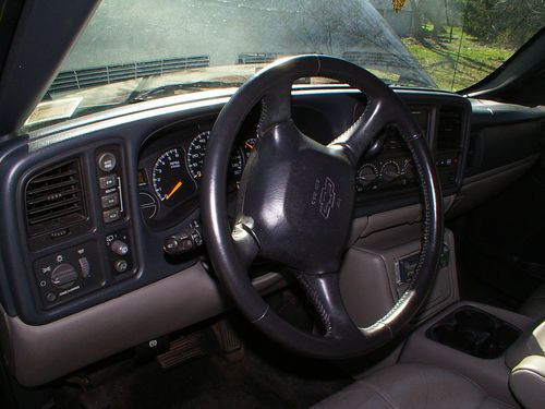 2001 chevrolet suburban 1500 lt sport utility 4-door 5.3l *** for parts ***