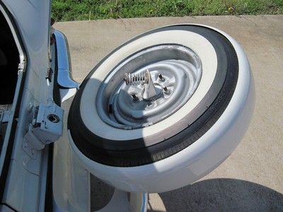 1958 WHITE CHEVY IMPALA, image 32