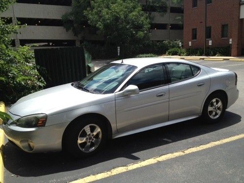 2005 pontiac grand prix base sedan 4-door 3.8l