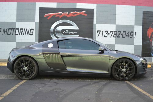 2009 audi r8 carbon fiber v-8 r-tronic 10900 miles 1 owner worldwide shipping