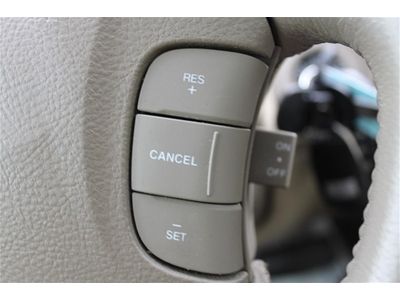 Limited Black w/Leather seats Automatic cruise Memory seats one owner, image 27