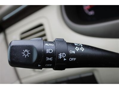 Limited Black w/Leather seats Automatic cruise Memory seats one owner, image 28