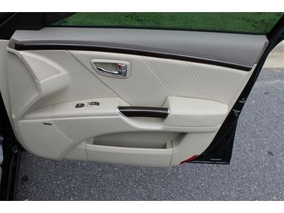 Limited Black w/Leather seats Automatic cruise Memory seats one owner, image 48