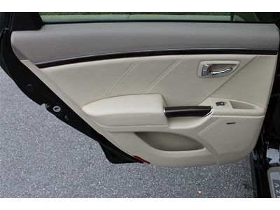 Limited Black w/Leather seats Automatic cruise Memory seats one owner, image 49