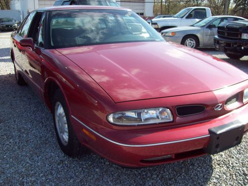 1998 oldsmobile 88 royale ls sedan 4-door 3.8l low miles!