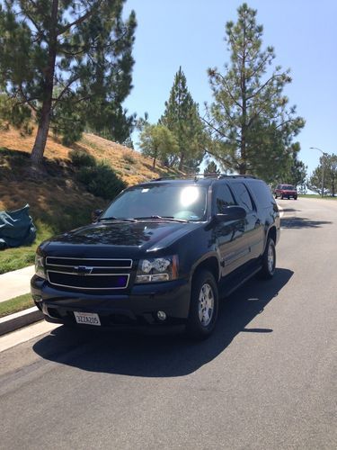 2008 chevrolet suburban 1500 black on black low miles 86k