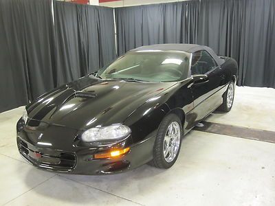 Leather,convertible,power seat, camaro, ss, cd, black on black