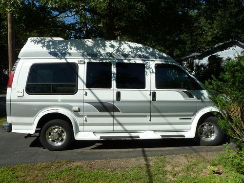 2000 chevrolet express jayco conversion van camper  very low miles  loaded