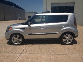 2010 kia soul sport hatchback 4-door 2.0l