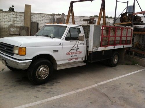 1990 ford f-450 superduty flat bed with hydraulic lift gate