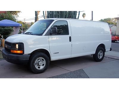 2005 chevy express 3500 cargo van very clean, runs good no reserve