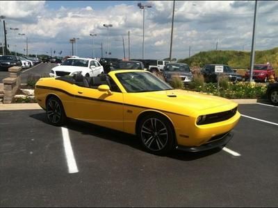 Yellow jacket convertible 6.4l leather power black hemi used rare low miles