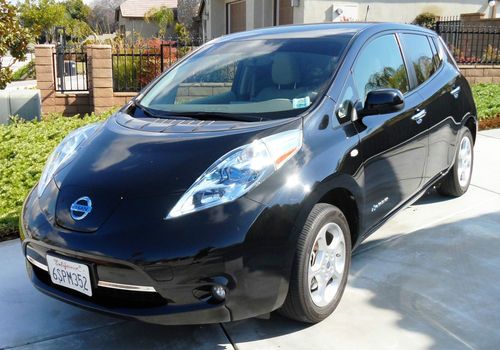 2011 nissan leaf sl one owner w/quick charge port super clean loaded