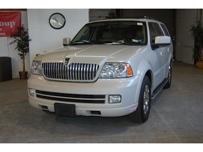 2006 lincoln navigator luxury, fully loaded, nav, dvd, one owner