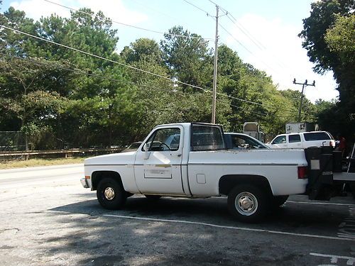 1987 gmc sierra  1500 short bed with thieman tailgate liftgate runs good