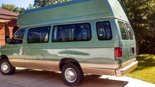 2006 ford e-350 super duty w / wheelchair lift