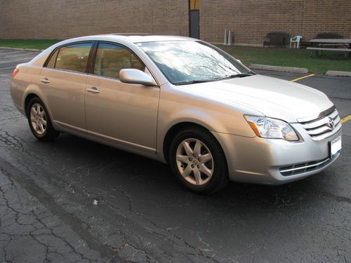 2006 toyota avalon xl sedan 4-door 3.5l 40,000 miles one owner