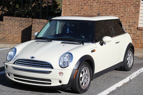 2005 mini cooper base hatchback 2-door 1.6l