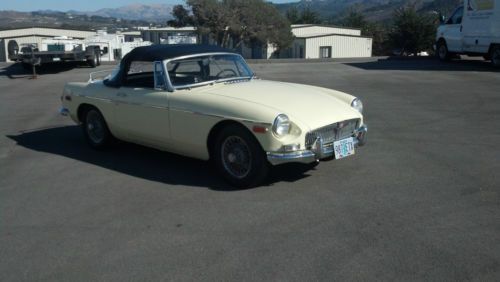 1968 MGB. Fresh sympathetic restoration. Solid low ownership car., image 2
