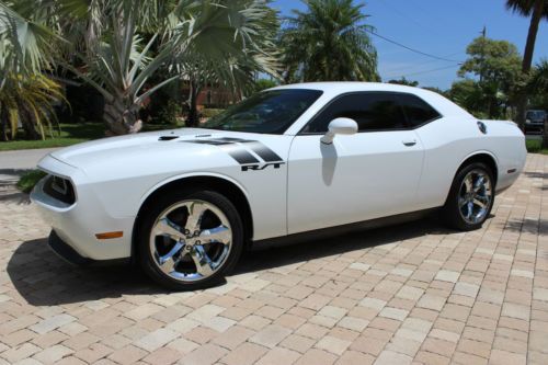 2011 dodge challenger r/t coupe 2-door 5.7l white with black leather