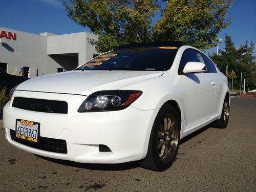 2008 scion tc coupe 2-door 2.4l manual panorama roof beautiful and economy