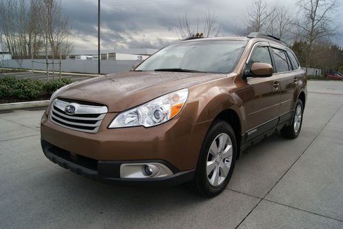 2012 subaru outback 3.6r limited. navigation. rear back up camera. 12,000 miles!