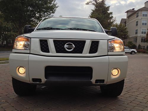 2012 nissan titan pro-4x crew cab pickup 4-door 5.6l