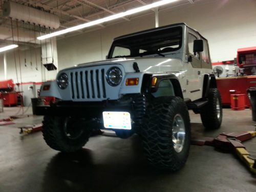 1997 jeep wrangler 4x4 lifted 4&#034; 33&#034; tires white