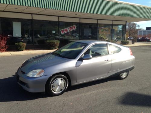 Electric hybrid - 5-speed manual - a/c - 70 mpg - rare car - no reserve