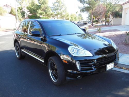 Porsche cayenne tiptronic 2010 black on black on black stunning loaded