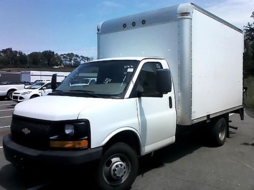 Chevy express 3500 12ft box truck cargo van v-8 auto 1-owner fleet