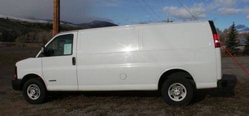 Chevy 3500 express van ext. 2006