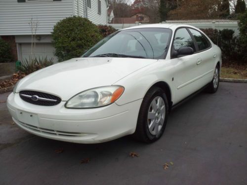 2001 ford taurus lx sedan 4-door 3.0l 66k miles looks/runs excellent