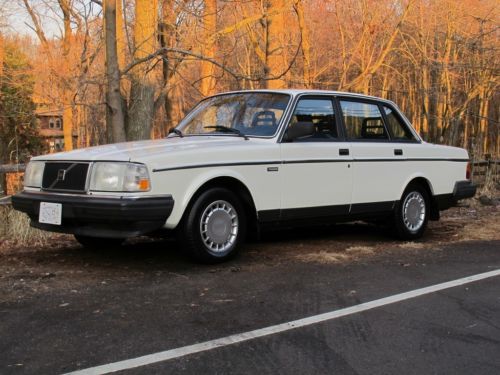 1989 volvo 240 dl ... 44,582 original miles