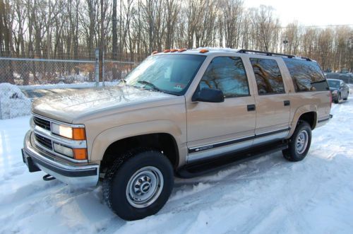 1999 chevrolet k2500 suburban ls sport utility 4-door 7.4l excellent condition