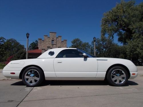 Hard &amp; soft top convertible! leather! hard to find! low miles! in great shape!