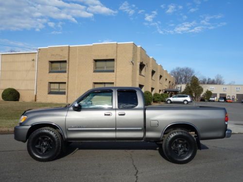 TOYOTA TUNDRA 4WD SR5 CREW CAB 4 DOORS V6 5-SPEED MANUAL SERVICED NO RESERVE, image 3