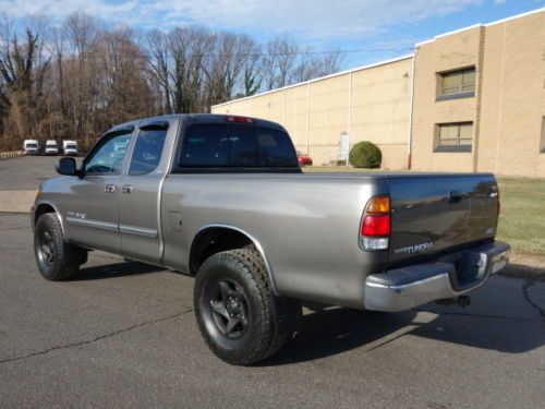 TOYOTA TUNDRA 4WD SR5 CREW CAB 4 DOORS V6 5-SPEED MANUAL SERVICED NO RESERVE, image 4