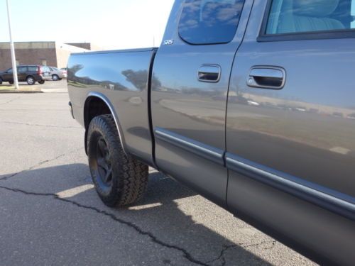 TOYOTA TUNDRA 4WD SR5 CREW CAB 4 DOORS V6 5-SPEED MANUAL SERVICED NO RESERVE, image 24