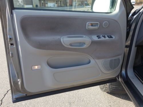 TOYOTA TUNDRA 4WD SR5 CREW CAB 4 DOORS V6 5-SPEED MANUAL SERVICED NO RESERVE, image 34