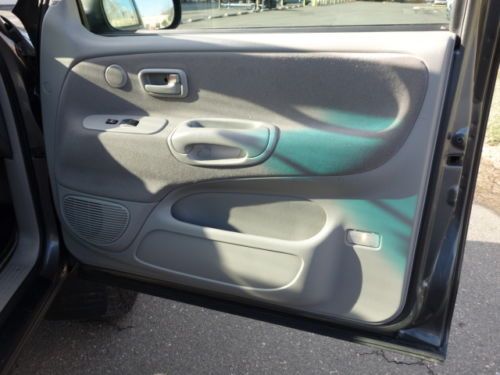 TOYOTA TUNDRA 4WD SR5 CREW CAB 4 DOORS V6 5-SPEED MANUAL SERVICED NO RESERVE, image 43