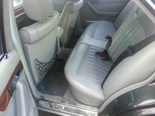 1985 Mercedes BENZ 380 SE ...LIKE NEW ..ANTIQUE...SHARP...RUNS 100%, image 20