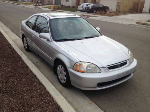 1996 honda civic ex coupe 5 speed great commuter - great mileage - runs great