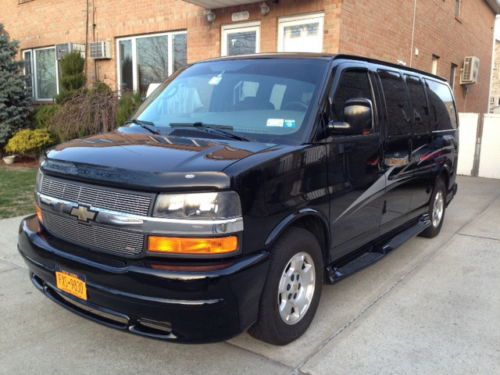 2010 chevrolet  express. v6,van,