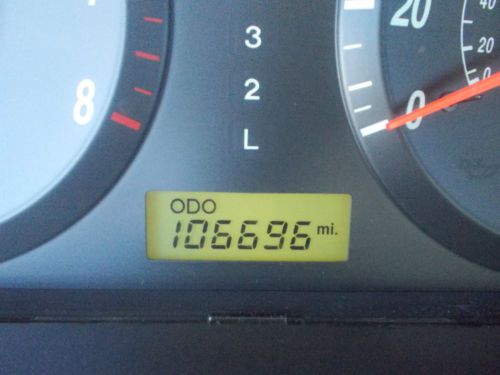 2005 Hyundai Elantra, NO RESERVE, image 5